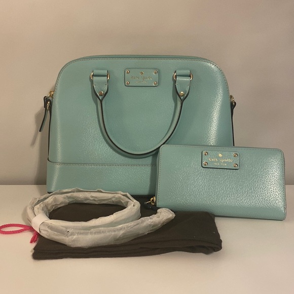 kate spade Handbags - Kate Spade Purse/wallet
